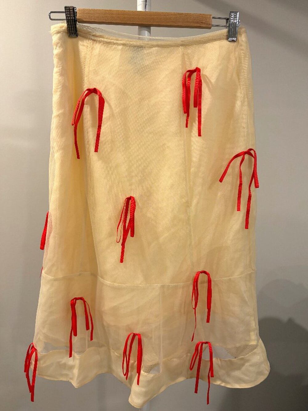 Anthropologie Maeve Coquette Pop of Red Ribbon Bow Tulle‎ Midi Skirt 4P